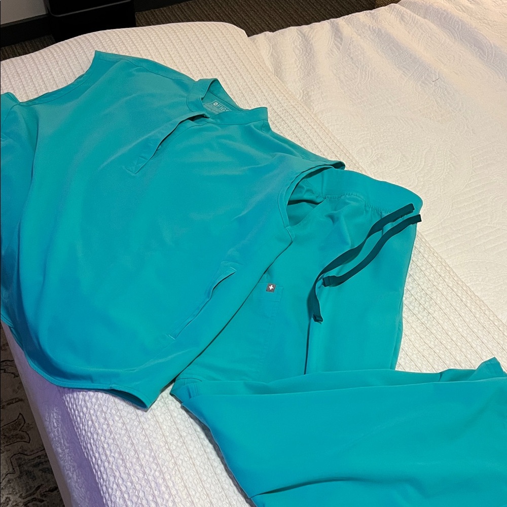 Figs Teal Scrub Set